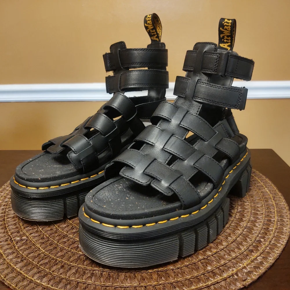 DR. MARTENS Womens Black Ricki Platform Gladiator Sandal Size 7 NEW - Picture 2 of 7
